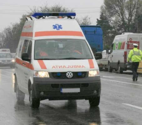 Ambulanţa nu se bucură de libere: pacient transferat de la Constanţa la Timişoara